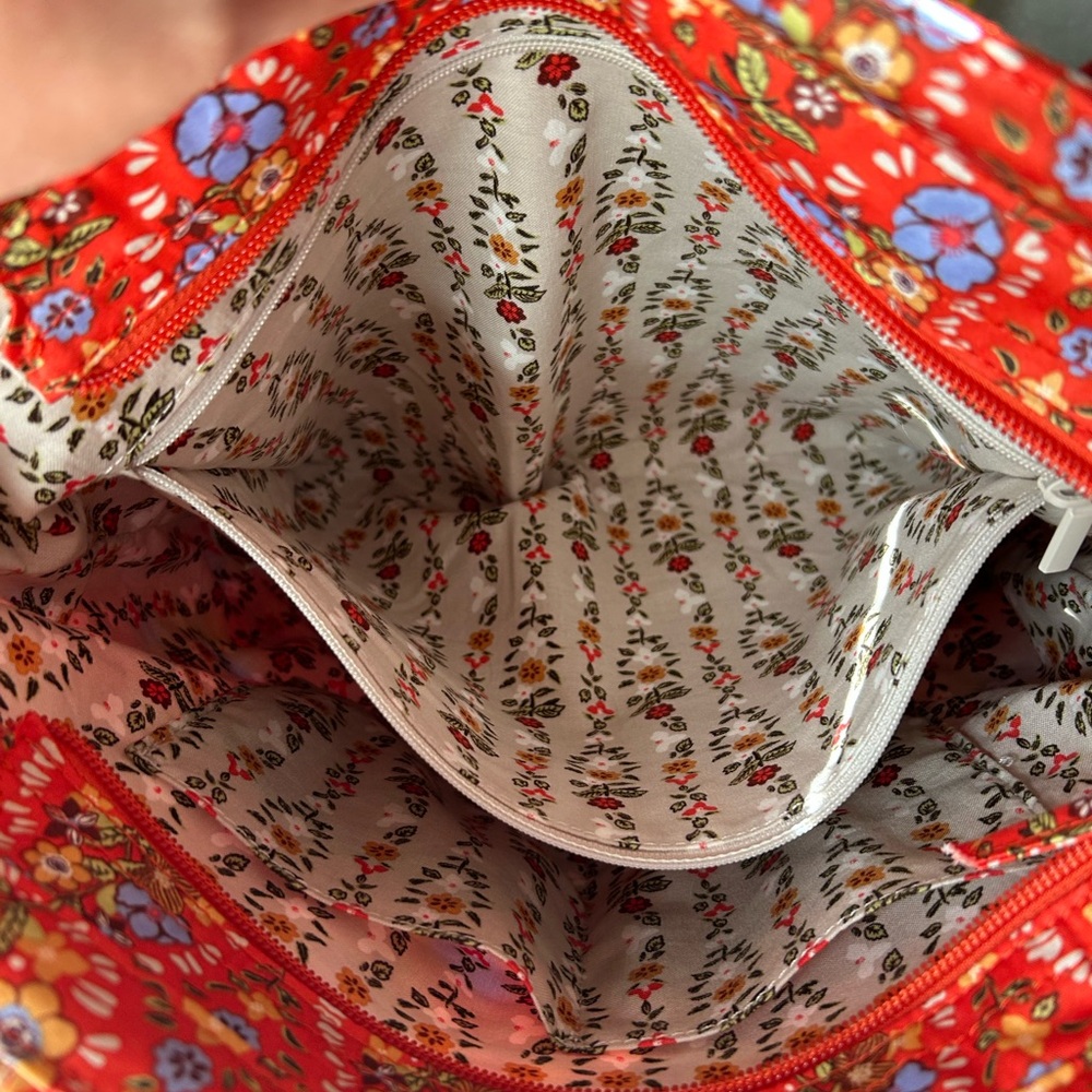 Vera Bradley Tote - Picture 5 of 9